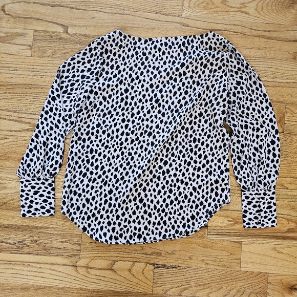 Ann Taylor Size XS Animal Print Blouse Relaxed Fit Chiffon Black and White - Picture 5 of 6